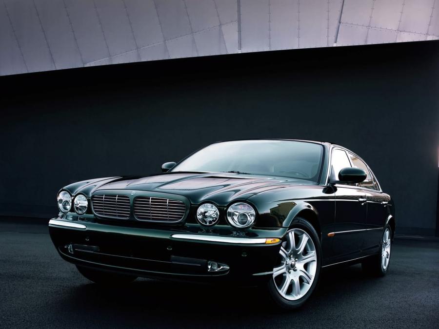  Jaguar XJ8 L 2005 года  (фото 13 из 63)